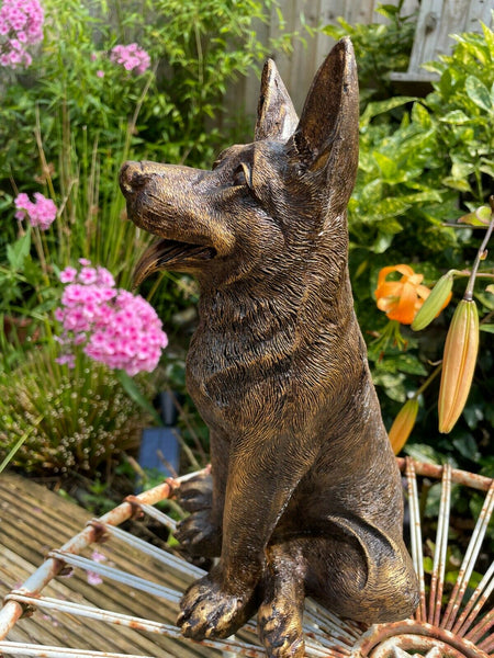 Sitting German Shepard Garden Ornaments - Bronze